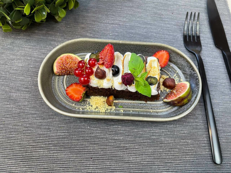 Банкетные залы Аманд Холл с видом на Неву в СПб