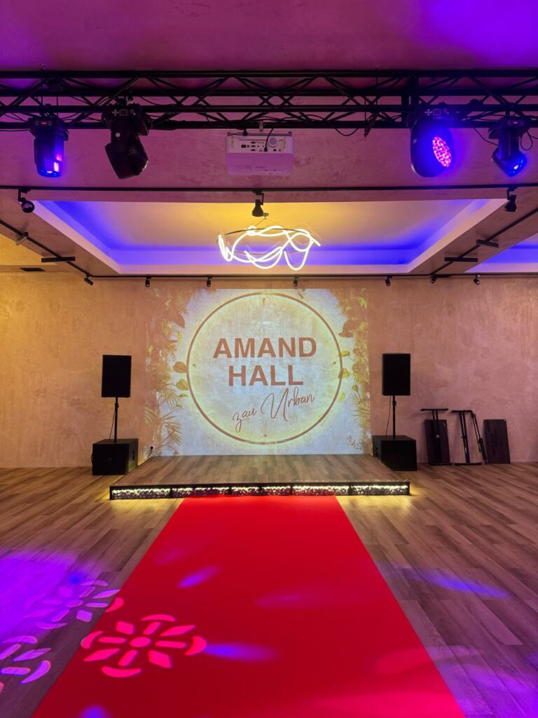 Банкетные залы Аманд Холл с видом на Неву в СПб