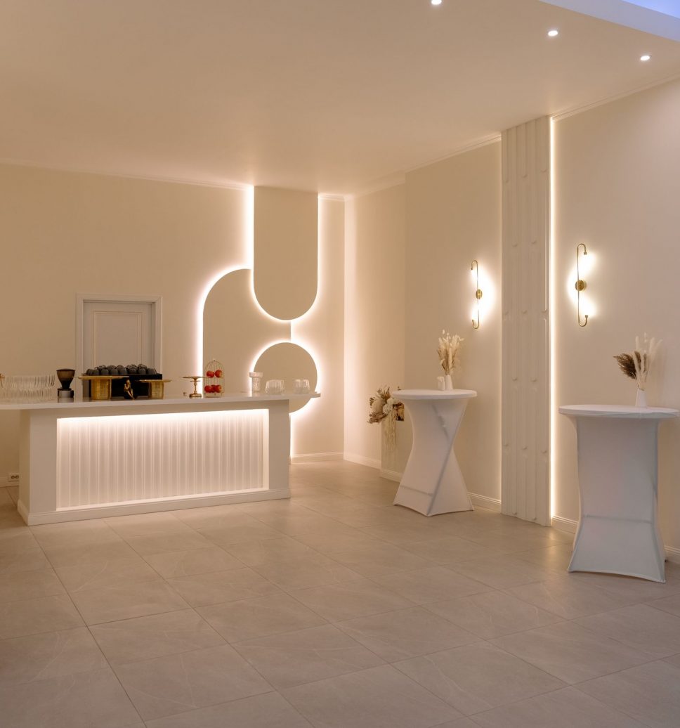 Банкетные залы Аманд Холл с видом на Неву в СПб